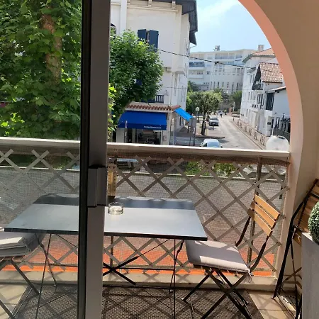 Studio 50 M De La Plage Et Thalasso, Terrasse, Parking Prive * Saint-Jean-de-Luz